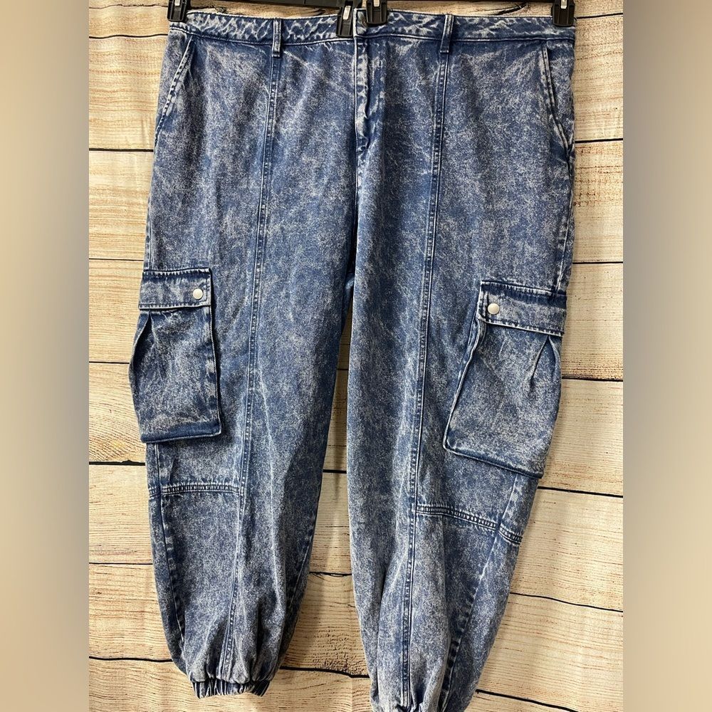 Jeans mid rise 20/22W tapered jeans